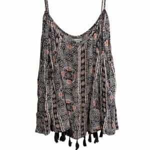American Eagle Outfitters Grey Floral Peasant Tunic with Peach Accents. Size XL